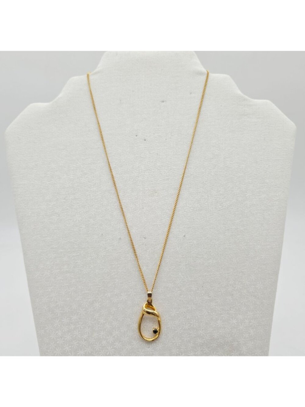 Gold-Plated Pendant Necklace With Black Accent Stone & Delicate Chain 16" - Picture 2 of 7